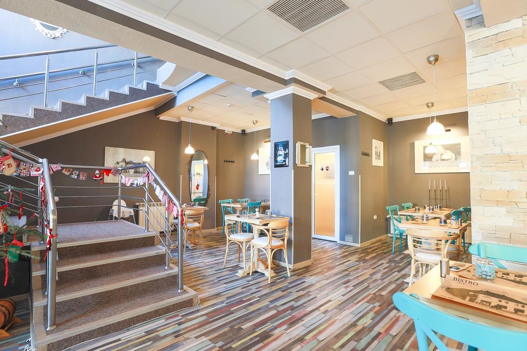 Artmotel & Bistro ฮาเซก ภายนอก รูปภาพ