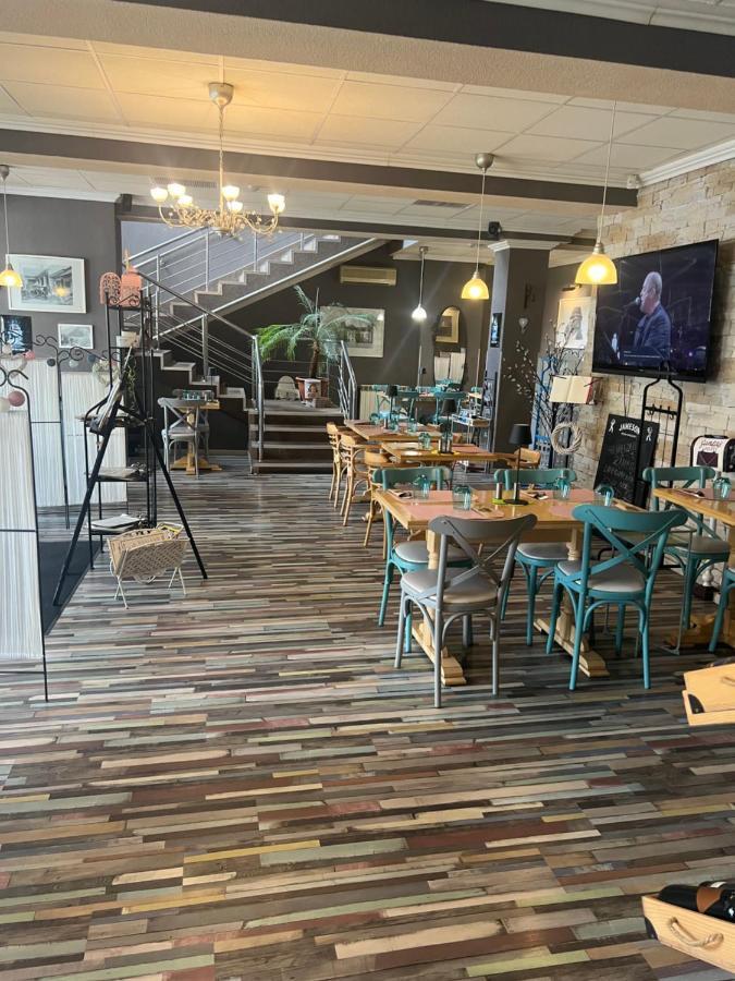 Artmotel & Bistro ฮาเซก ภายนอก รูปภาพ