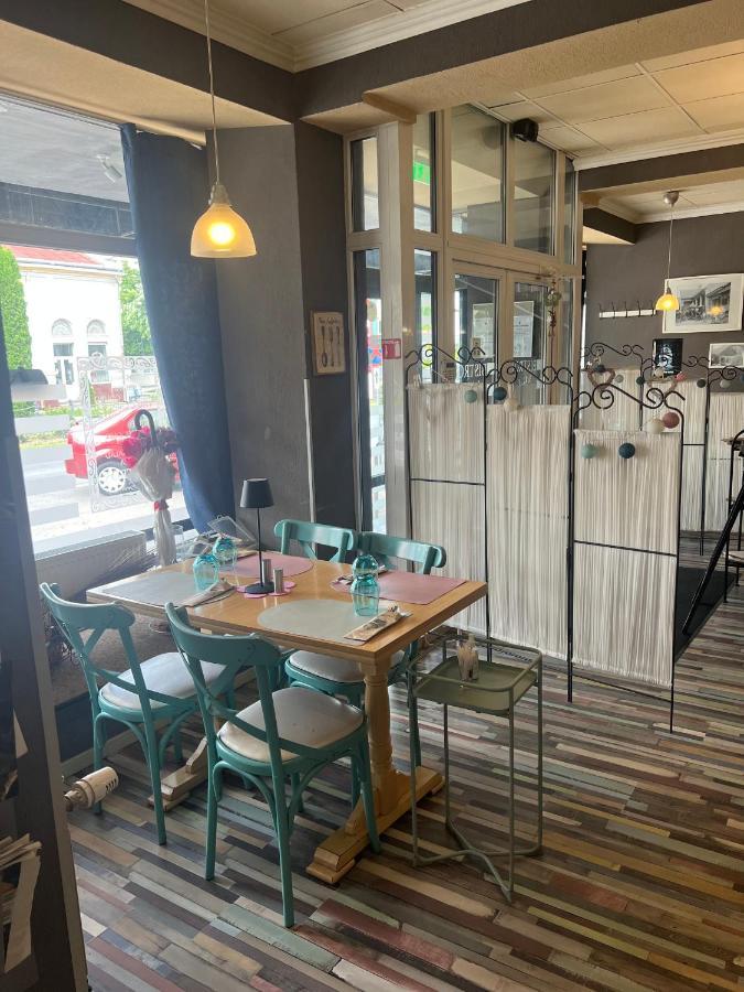 Artmotel & Bistro ฮาเซก ภายนอก รูปภาพ