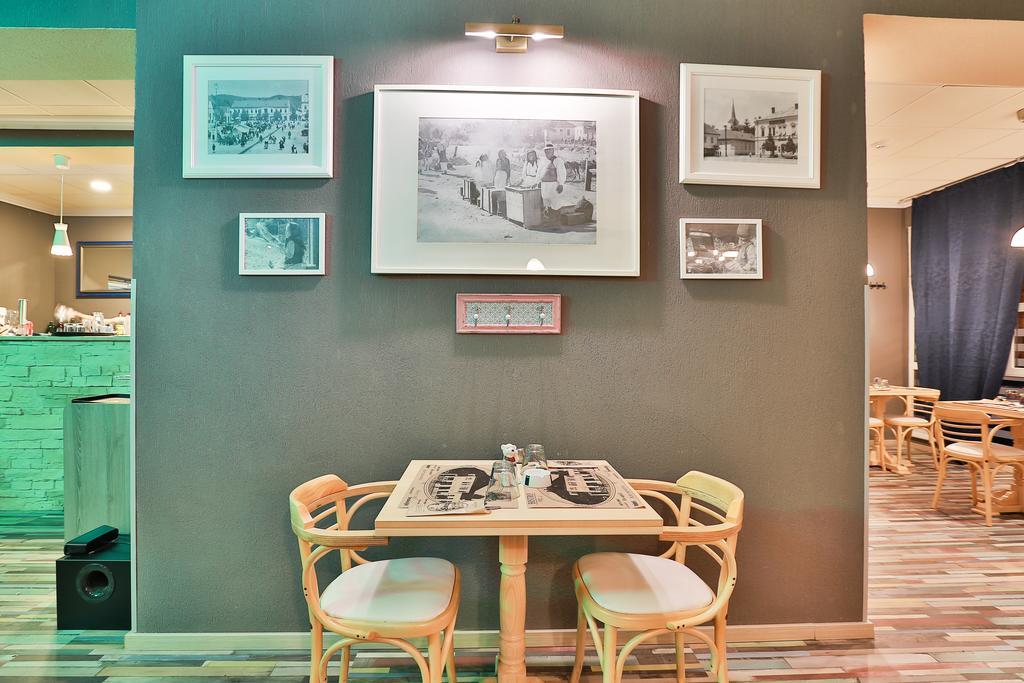 Artmotel & Bistro ฮาเซก ภายนอก รูปภาพ