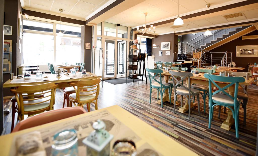Artmotel & Bistro ฮาเซก ภายนอก รูปภาพ